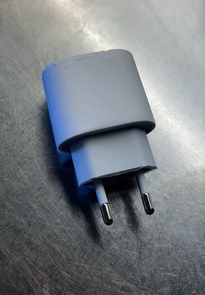 Apple original laddare USB-C 20W + Belkin USB-C kabel 2m