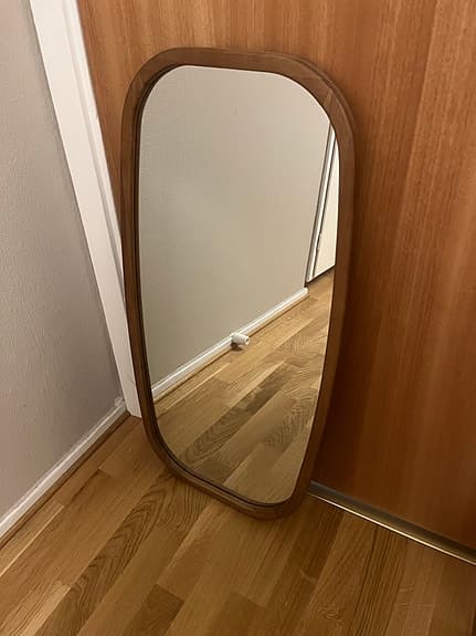 Väggspegel