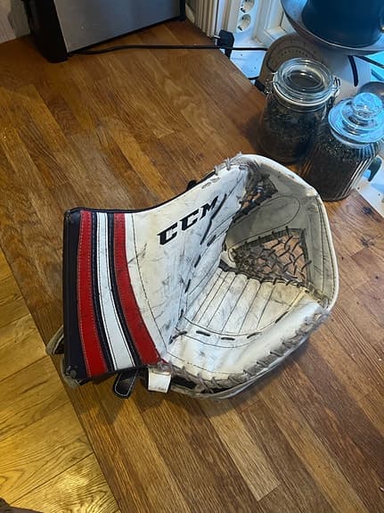 CCM e-flex 500 målvaktshandske vit blå röd