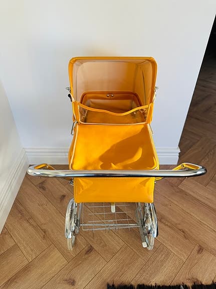 Emmaljunga barnvagn - dockvagn, vintage, retro, 70-tal, gul