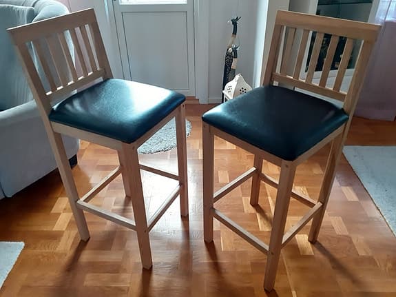 Jysk barstolar trä med svart sits