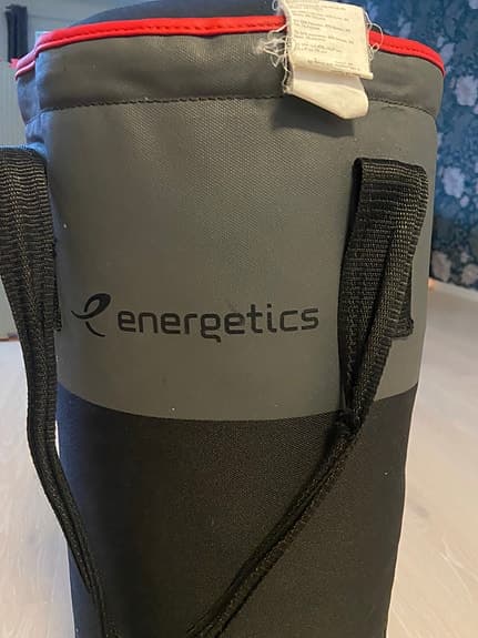 Energetics Boxningssäck med handskar 40 cm svart och röd