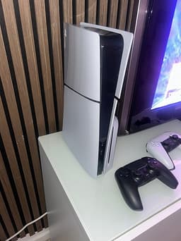 Playstation 5 slim standard edition (2023)