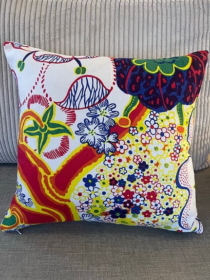 Komplett kudde/ Framsida i tyg från Svenskt Tenn- Nippon