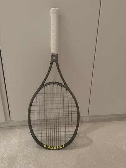 Välki tennisracket