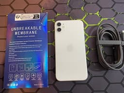 Apple iPhone 11 64 GB smartphone vit