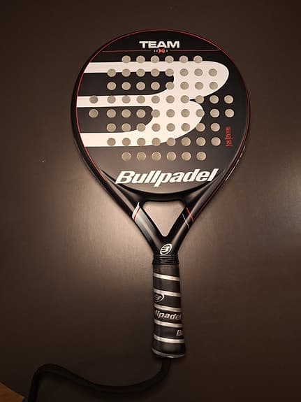 Bullpadel,  padelracket och väska, nyskick!