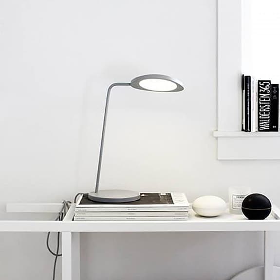 Skrivbordslampa Muuto Leaf Grå Bordslampa . Butikspris 2950