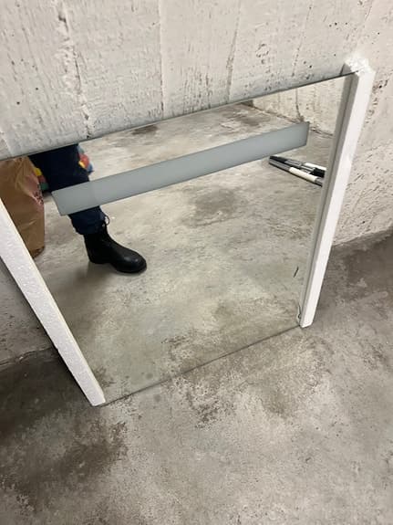 Dansani spegel med belysning
