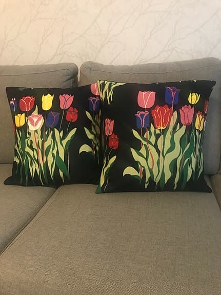 Svenskt tenn kuddfodral med tulpanmotiv