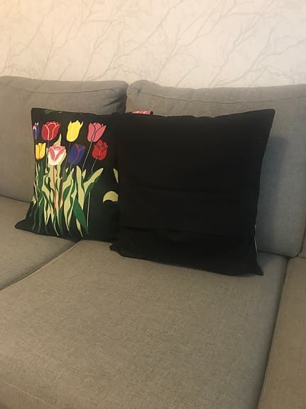 Svenskt tenn kuddfodral med tulpanmotiv