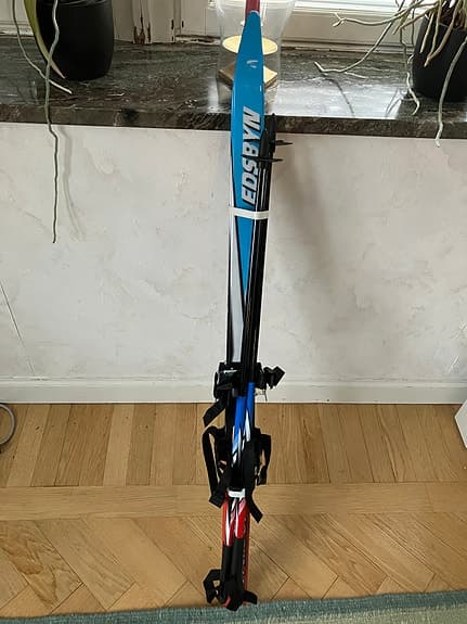 Barnskidor Edsbyn med stavar 110cm