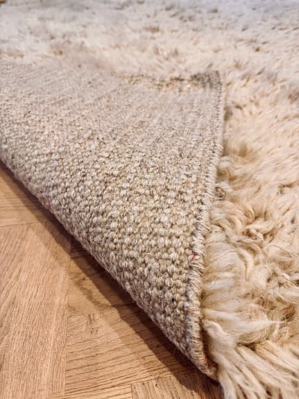 Fluffy flokati matta 170x240 i färgen camel