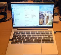HP ProBook 440 G9 laptop  med defekt tangentbord