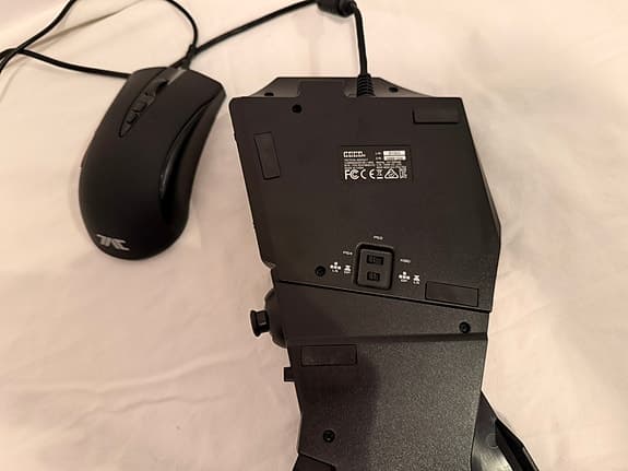 Hori Tactical Assault Commander M1/M1A – Tangentbord & mus för PS4