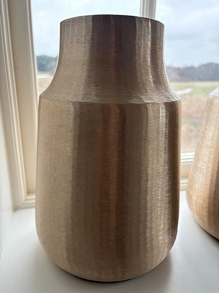 2 st Vaser i mässingsfärgad metall