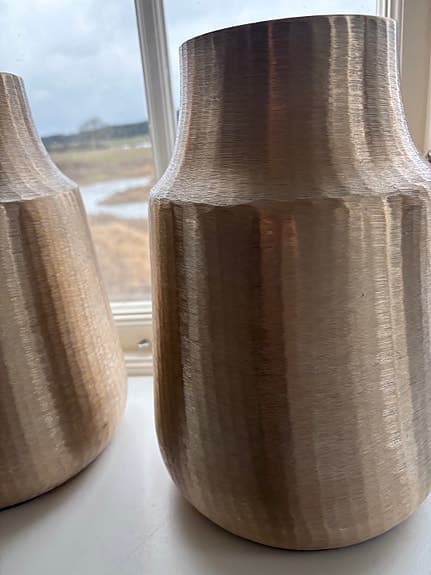 2 st Vaser i mässingsfärgad metall