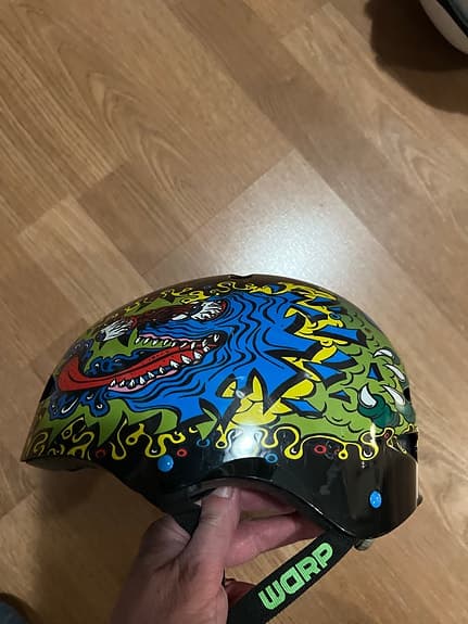 Okänt märke cykelhjälm färgglad design