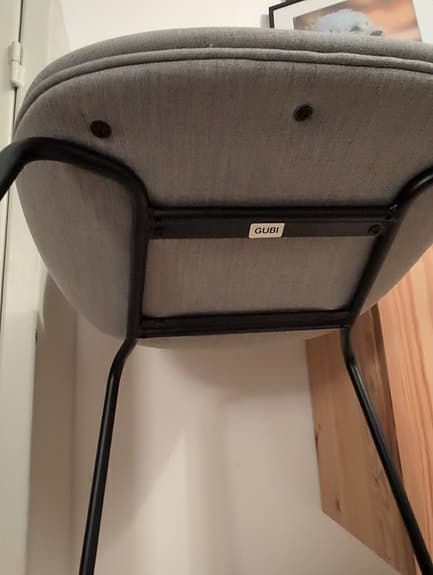 GUBI Beetle Barstol