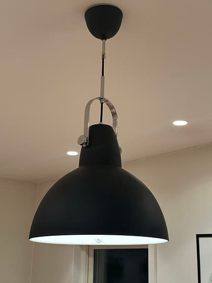 Taklampa Hoop sandsvart från By Rydéns