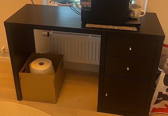 Kallax skrivbord med tillbehör säljes