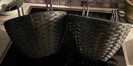 Kruka häng för t ex balkong 2 st i konstrotting