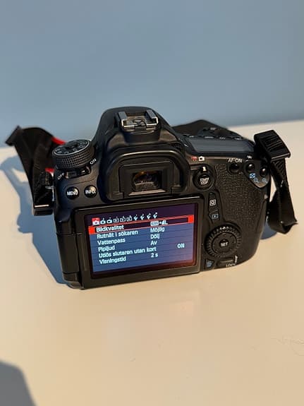 Canon 70D kamerakit med objektiv, mikrofoner och blixt