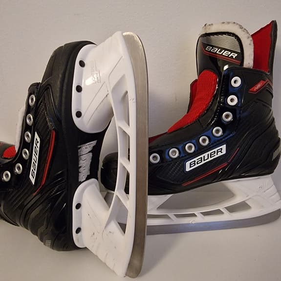 Bauer NSX 3.0 Ishockeyskridskor Svart/Röd Junior EUR 36