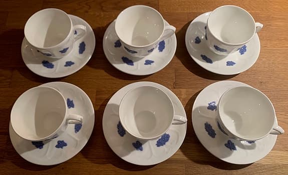 Gustavsberg Blå Blom - sex stycken kaffekoppar med fat