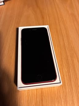 iPhone SE 64 GB välskött 2022 röd