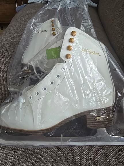 Skridskor America, Susane