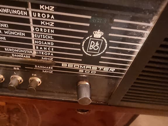 Bang & Olufsen Beomaster 9000 Radio med högtalare