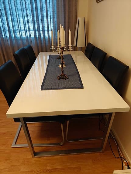 Matbord och stolar