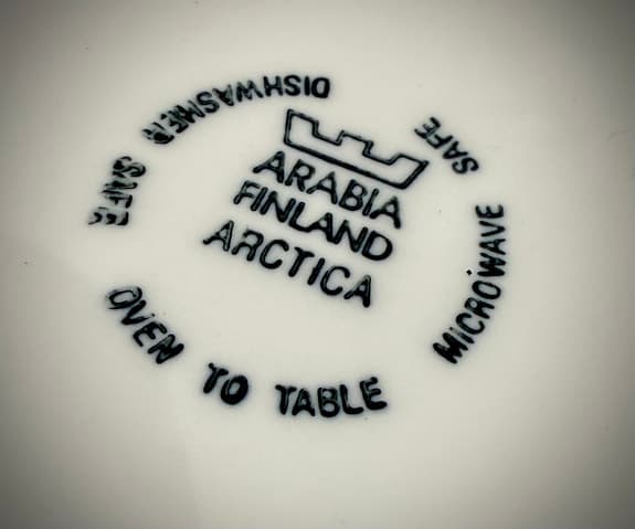 Arabia Arctica servisdelar i vitt porslin