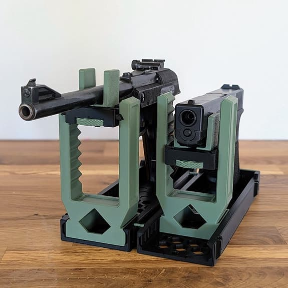 Pistolställ - ställbart med namnskylt på beställning