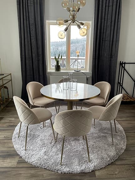 Matgrupp ifrån MIO , Guld/Vit marmor och beige