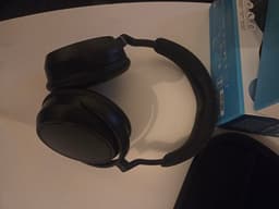 Sennheiser Momentum 4 trådlösa hörlurar svart