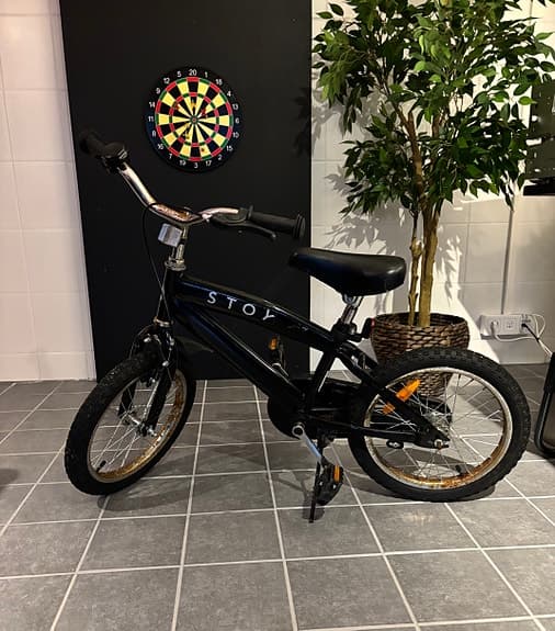 Stoy Barncykel 14 tum Svart