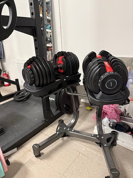 Trekrunner Hantelställ i stål (ej hantlarna)