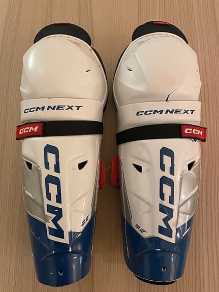 CCM NEXT Ishockeybenskydd JR