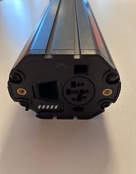 Bosch Powertube 400 Elcykelbatteri samt laddare