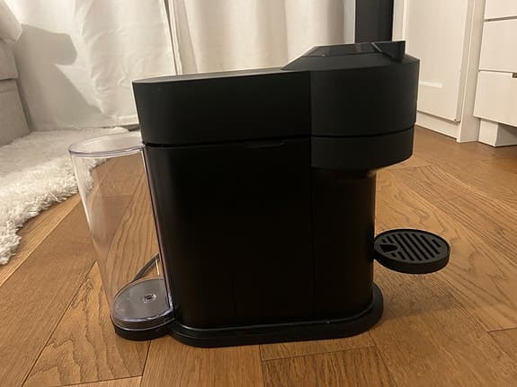 Nespresso Vertuo Next kaffemaskin i svart färg