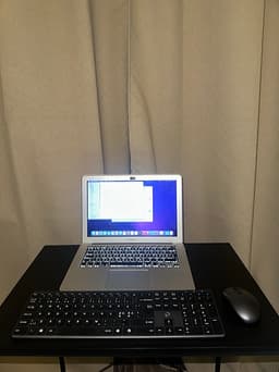 MacBook Air 13” 2017 i fint skick, mycket bra batteri (cykelantal 42)