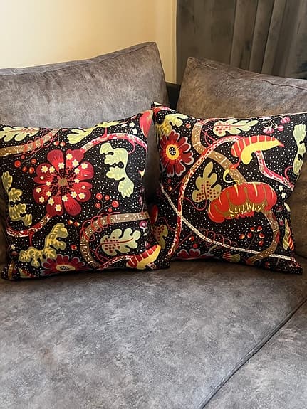 2st Kuddfodral/ Tyg Från Svenskt Tenn/Josef Frank/ Mirakel Mörk Brun