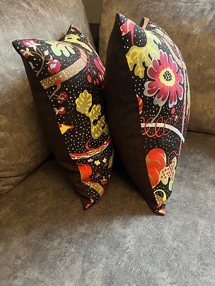 2st Kuddfodral/ Tyg Från Svenskt Tenn/Josef Frank/ Mirakel Mörk Brun