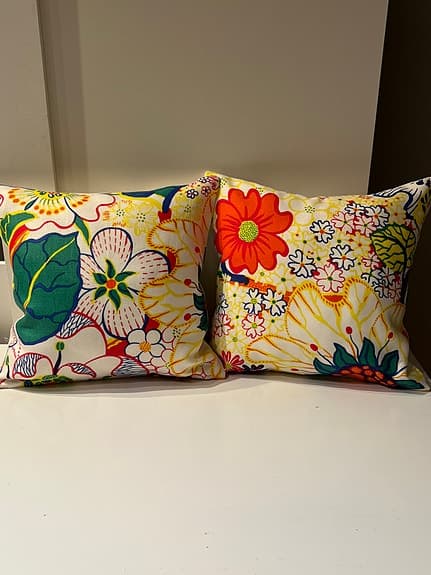 2st Kuddfodral/ Tyg Från Svenskt Tenn/ Josef Frank/ Nippon