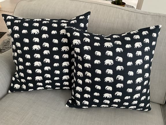 Två kuddfodral från Svenskt Tenn