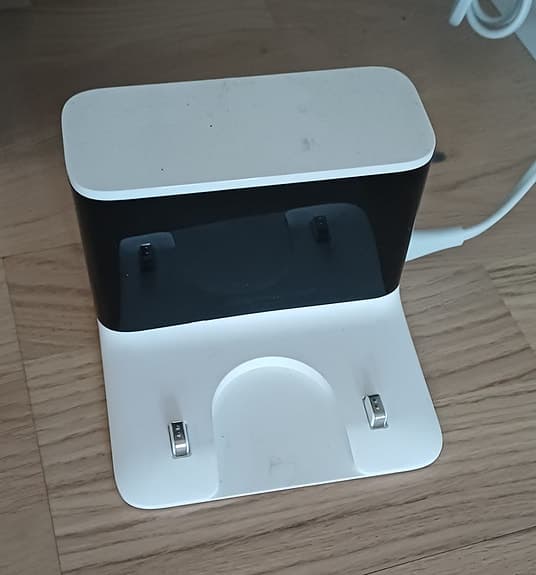 Xiaomi S10 plus robo with rotating mop pads