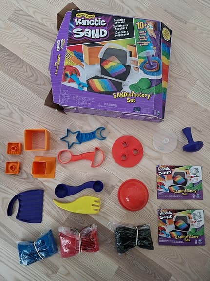Kinetic sand