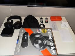 Steelseries Arctis Pro trådlösa hörlurar svart